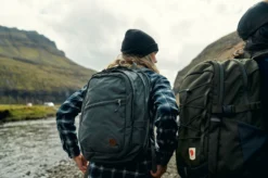 Rugzak Fjallraven Räven 28 Navy 2023 -Fjallraven 4 mood fw22 danielblom daypacks 7575 exp 2025 08 01