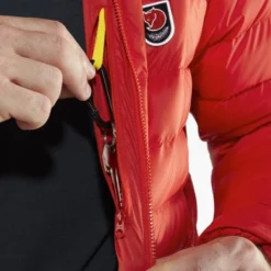 Fjallraven Jas Fjällräven Men Expedition Pack Down Hoodie True Red -Fjallraven Expedition Pack Down Hoodie M 86121 334 F DETAIL FJR 1