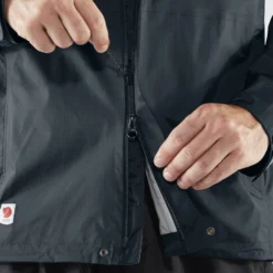 Jas Fjallraven Men High Coast Hydratic Jacket Black -Fjallraven High Coast Hydratic Jacket M 87350 560 I DETAIL FJR