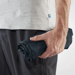 Jas Fjallraven Men High Coast Hydratic Jacket True Red -Fjallraven High Coast Hydratic Jacket M 87350 560 L DETAIL FJR 1