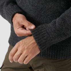 Fjallraven Trui Fjällräven Men Koster Sweater M Dark Grey -Fjallraven Koster Sweater M 90487 030 I DETAIL FJR